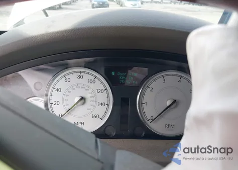 2007 Chrysler 300C from USA, damaged, VIN 2C3KA63H87H810884